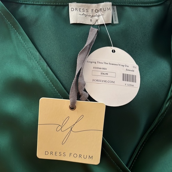 Emerald Green mini wrap dress, size small - Picture 7 of 9